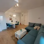 Hola Apartment