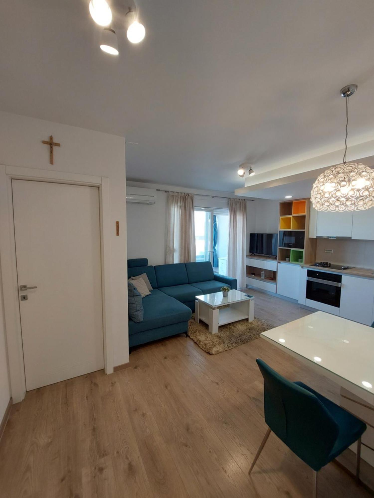 Hola Apartment